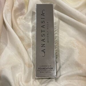 NIB Anastasia Beverly Hills 340C Luminous Foundation